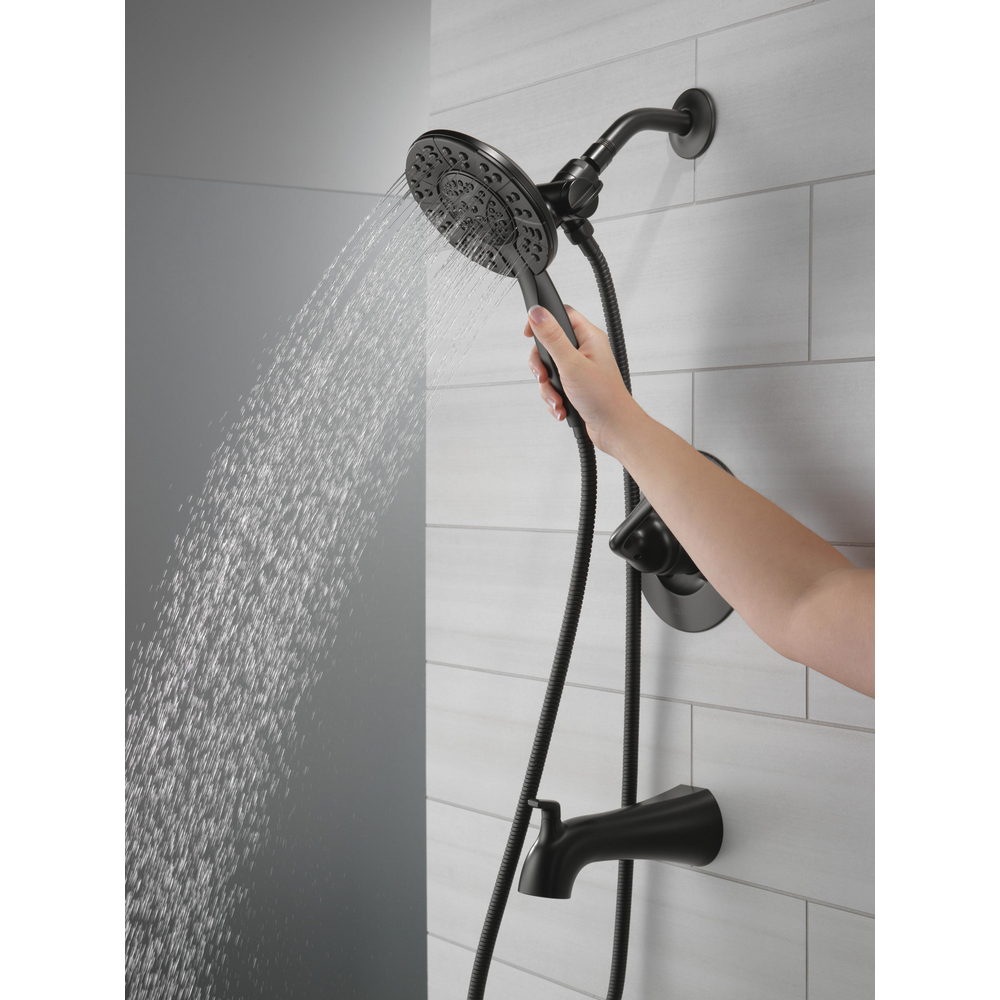 144840-BL-I_MODEL_WATER_01_WEB.jpg