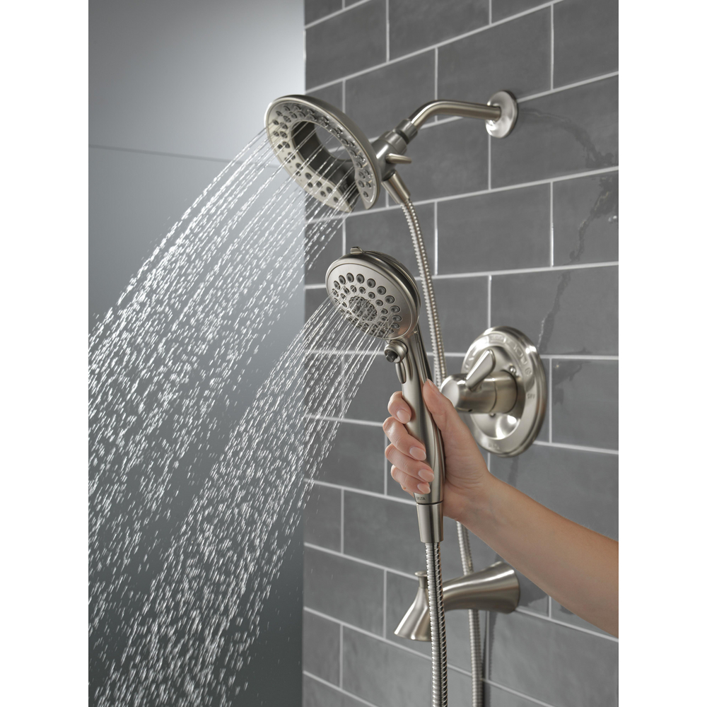 144938DC-SS-I20_WATER_MODEL_HAND_03_WEB.jpg