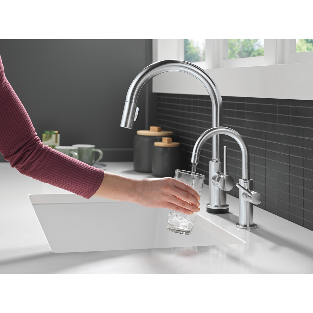 Touch2O Technology Kitchen Faucet with Touchless Technology 9159TL-AR ...