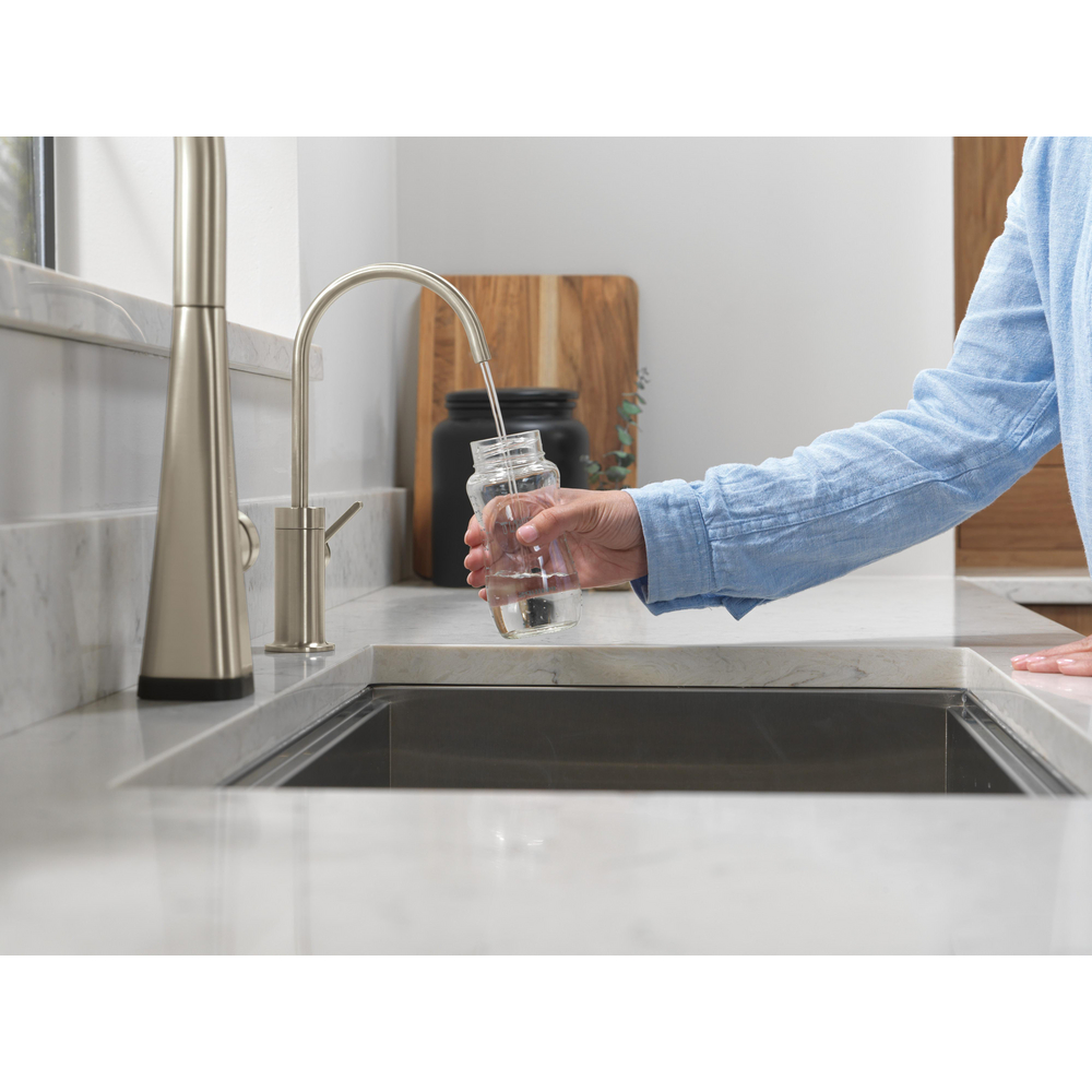 ponta☆ Delta Portwood Two Handle Lever Centreset Bathroom Sink Faucet