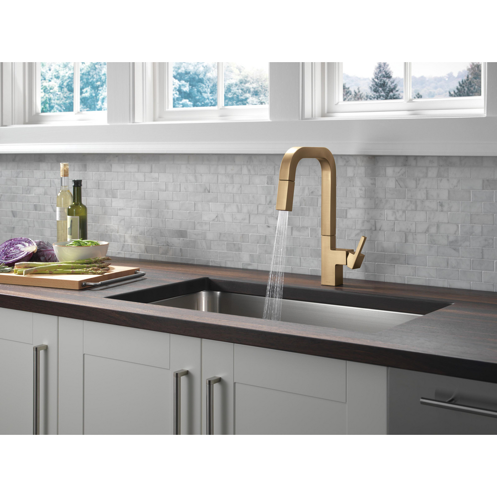SINGLE HANDLE PULL DOWN KITCHEN FAUCET 19825LF-CZ | Delta Faucet