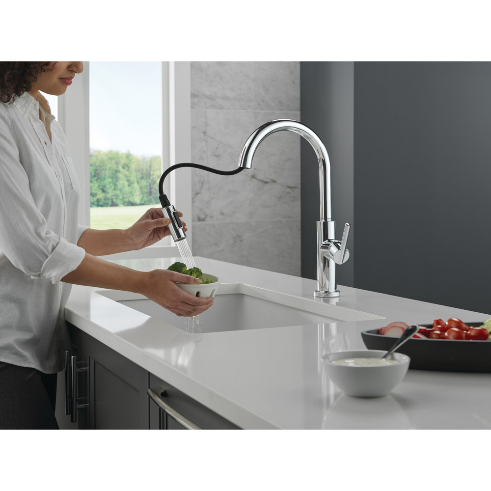 nico　0102 ★1・15 Delta Faucet Nicoli Kitchen Faucet with Pull Down Sprayer