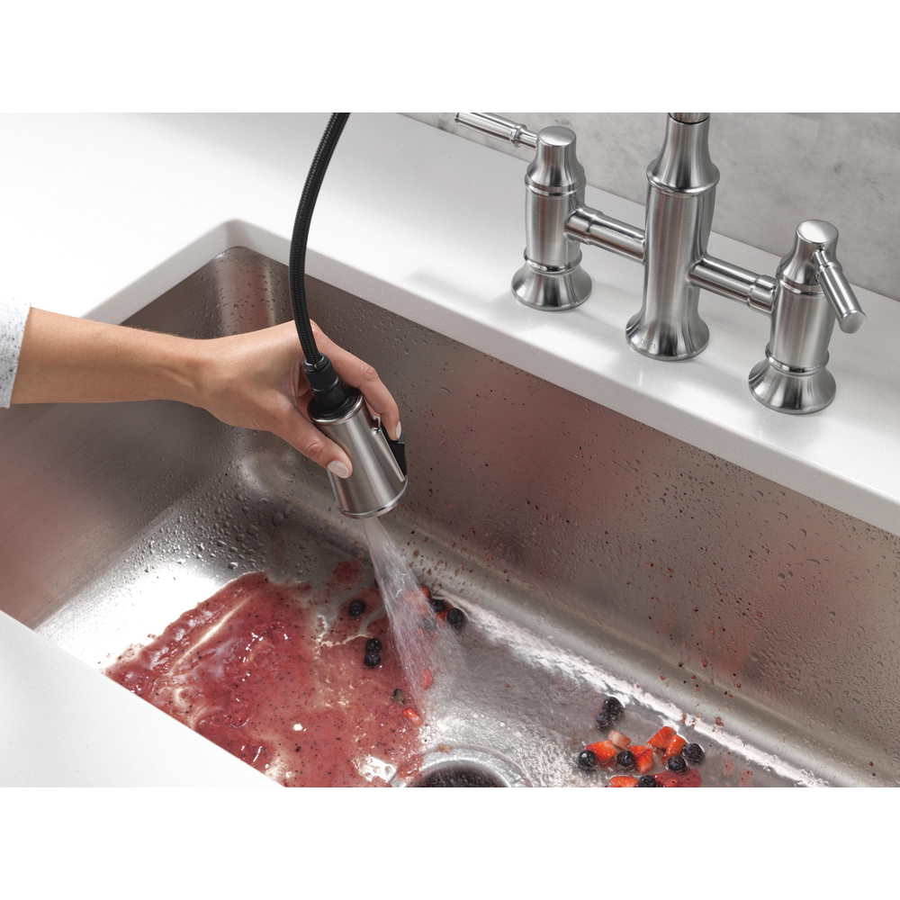 2384L-AR-PR-DST_MODEL_WATER_03_WEB.jpg