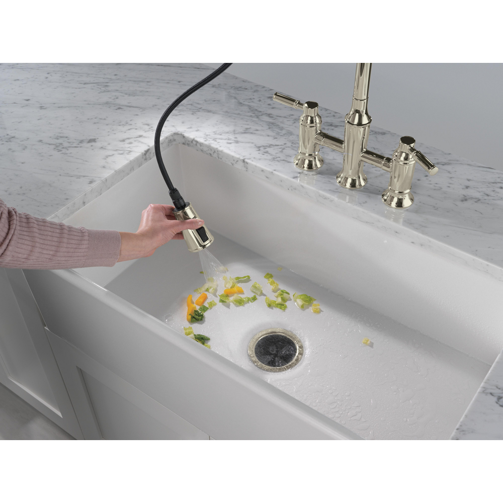2384L-PN-PR-DST_MODEL_WATER_03_WEB.jpg