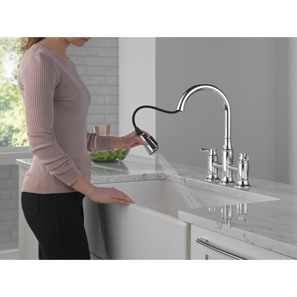 2384L-PR-DST_MODEL_WATER_01_WEB.jpg