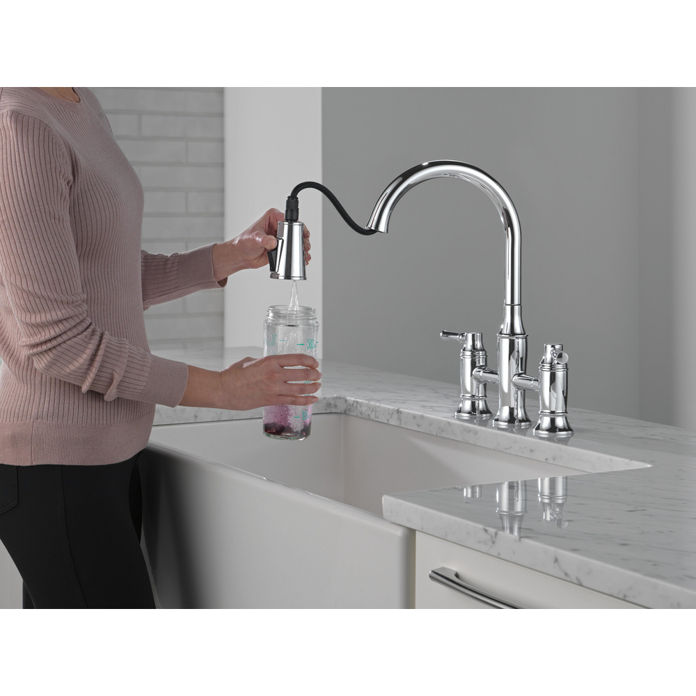2384L-PR-DST_MODEL_WATER_02_WEB.jpg