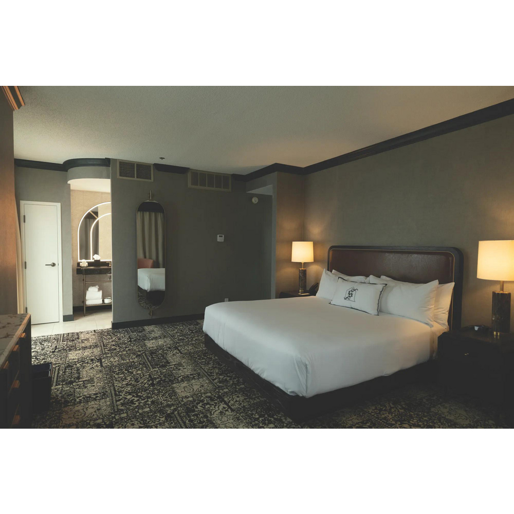 3536-CZMPU-DST_HOTEL_ROOM_01_WEB.jpg