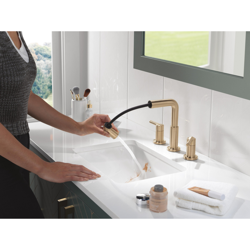 35849LF-CZPD_MODEL_WATER_WEB.jpg