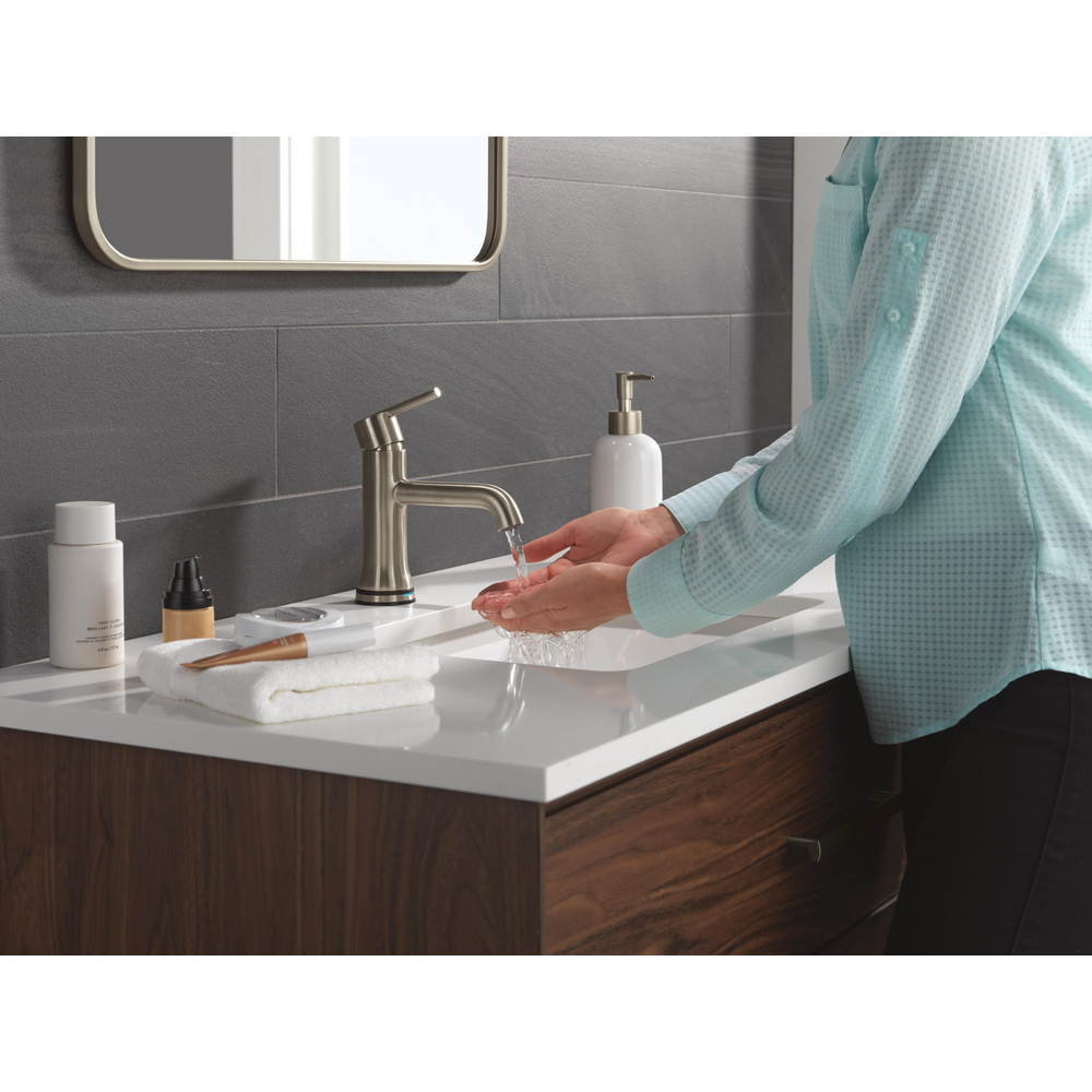 559TLF-SSMPU_MODEL_WATER_04_WEB.jpg
