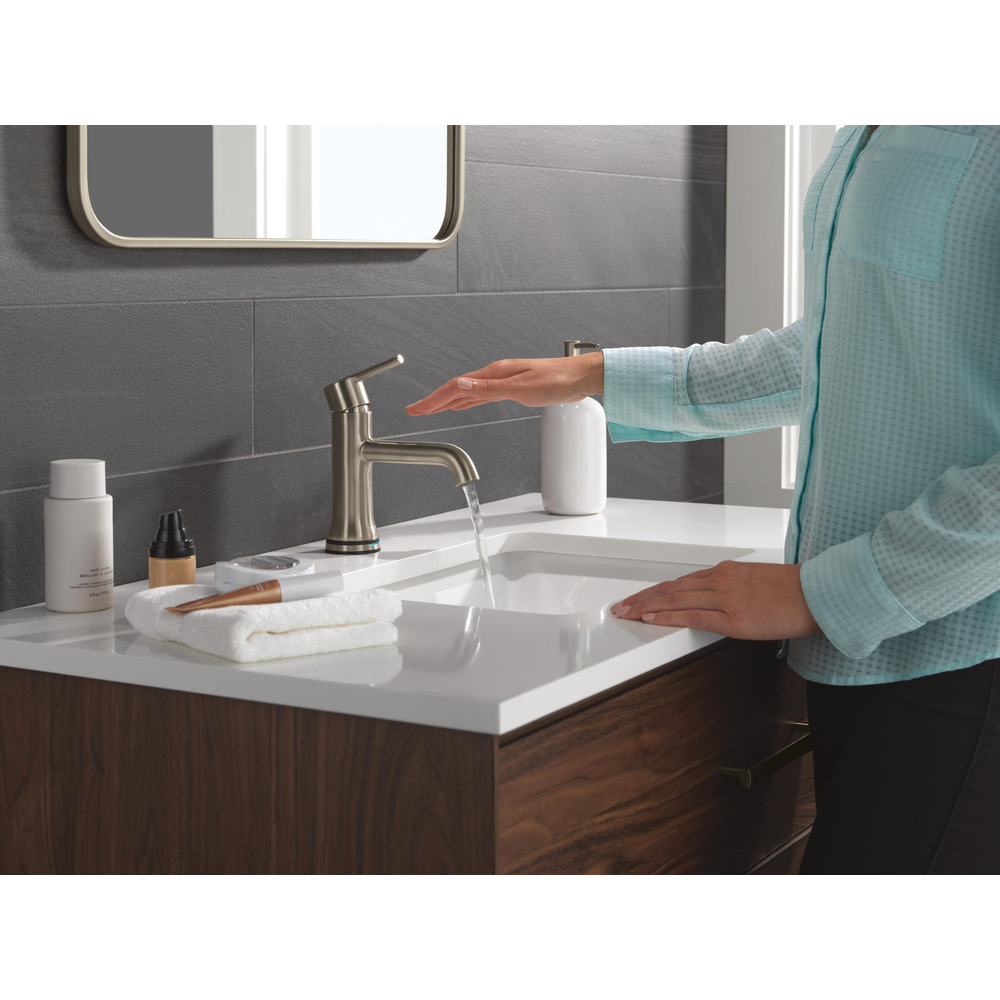 559TLF-SSMPU_MODEL_WATER_05_WEB.jpg