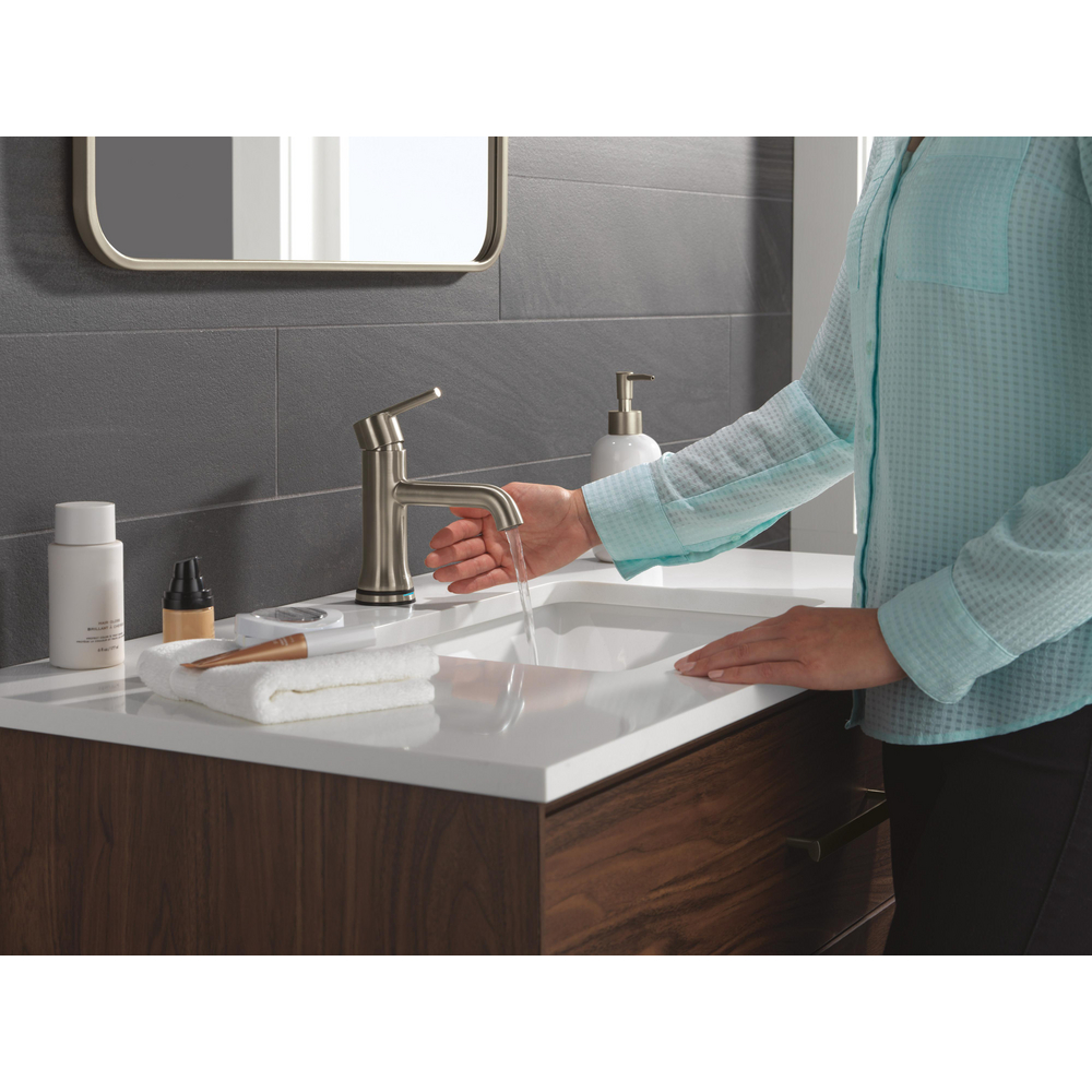 559TLF-SSMPU_MODEL_WATER_06_WEB.jpg