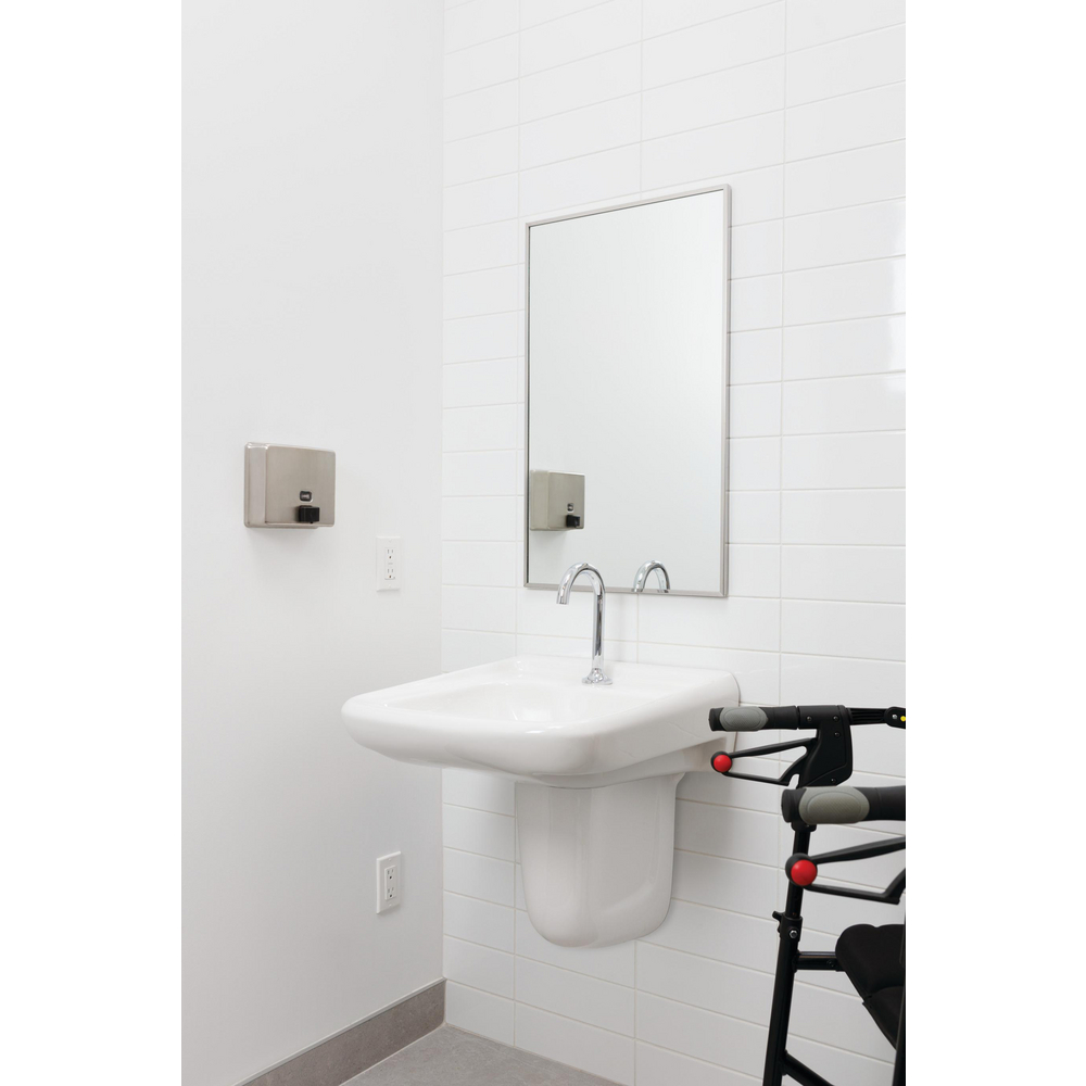621TPA3350_ROOM_MID_WEB.jpg