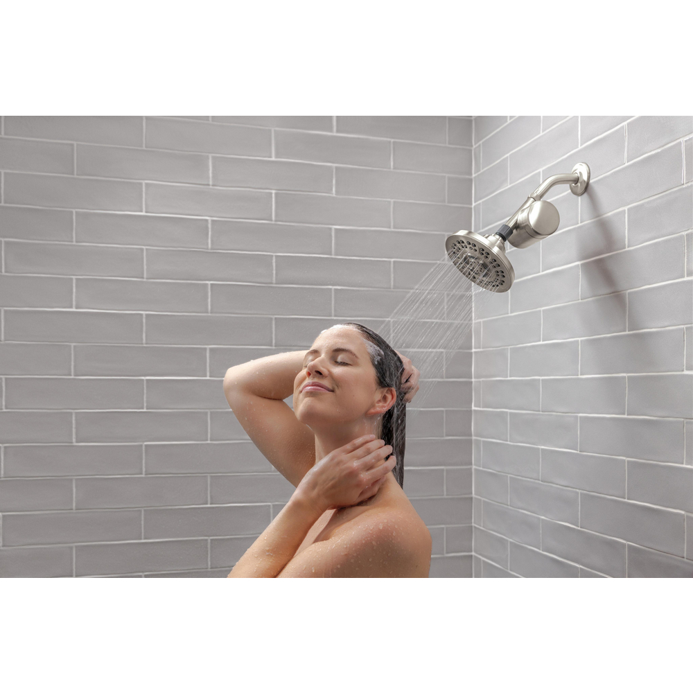 7SF100-SS_75899SN_MODEL_WATER_02_WEB.jpg