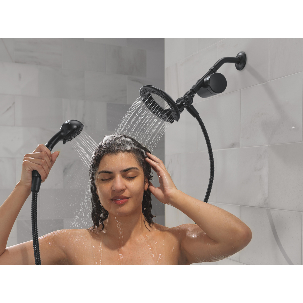 7SF110BBL_MODEL_WATER_11_WEB.jpg