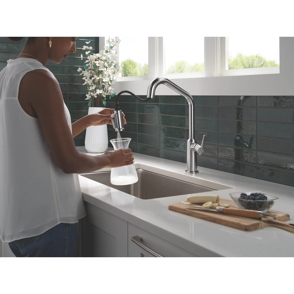 9085-AR-PR-DST_MODEL_WATER_02_WEB.jpg