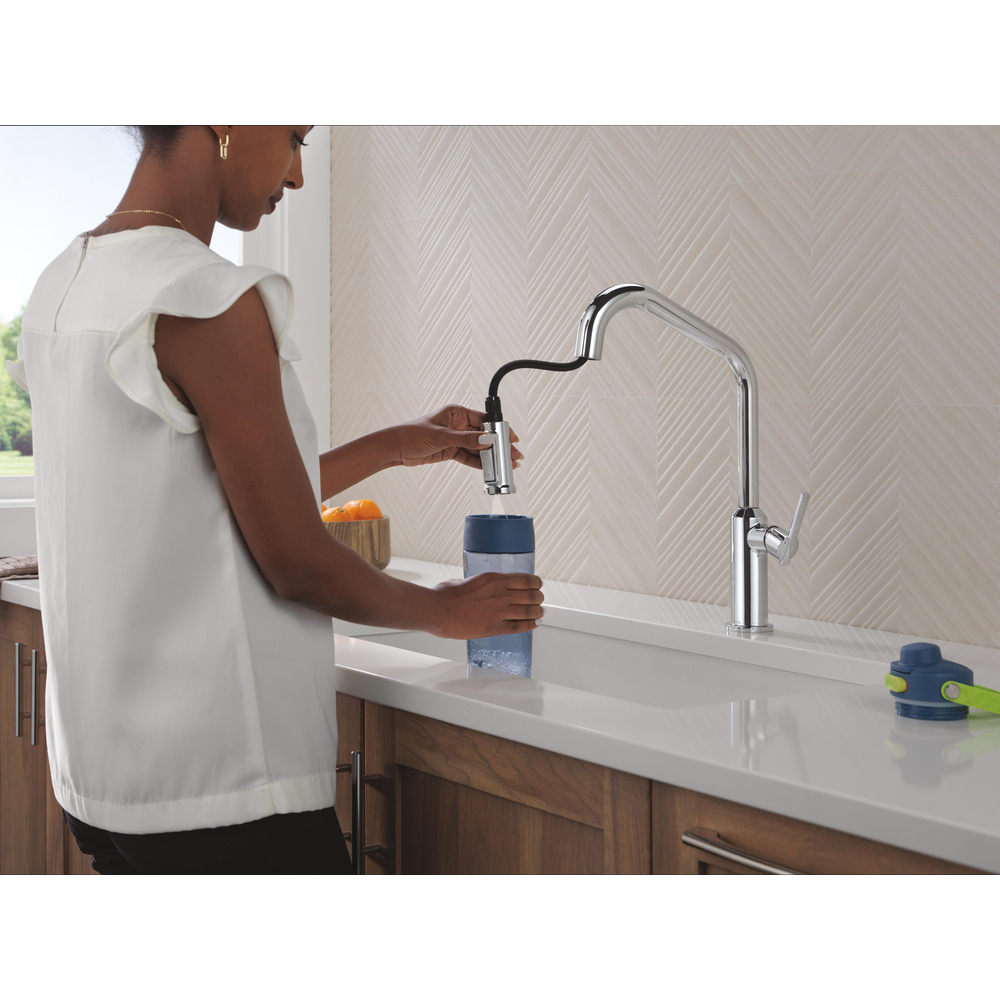 9085-PR-DST_MODEL_WATER_02_WEB.jpg