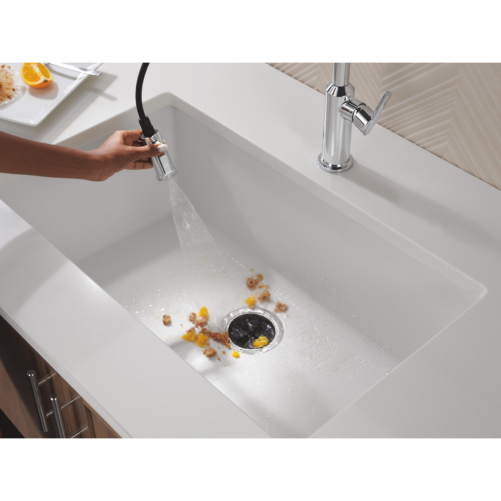 9085-PR-DST_MODEL_WATER_03_WEB.jpg