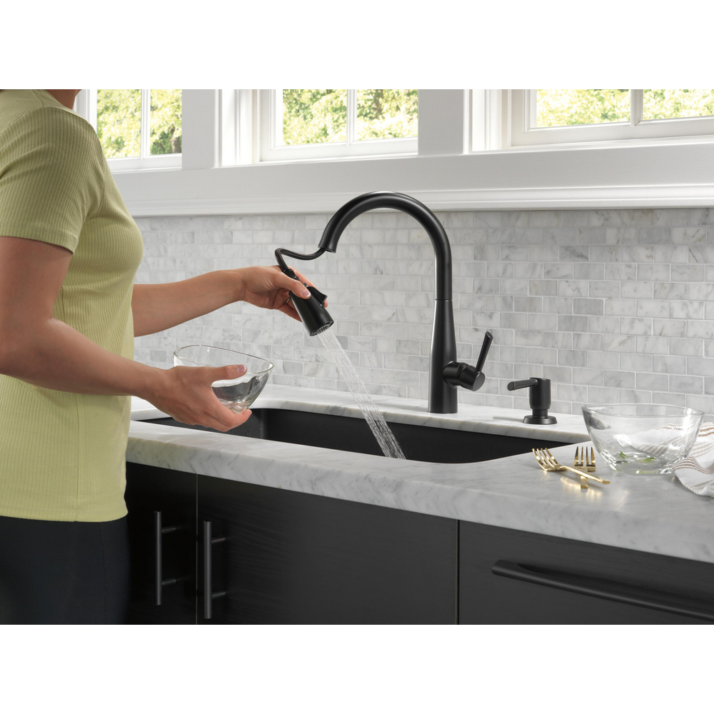 9113-BL-DST-R_RP100736BL_MODEL_WATER_WEB.jpg