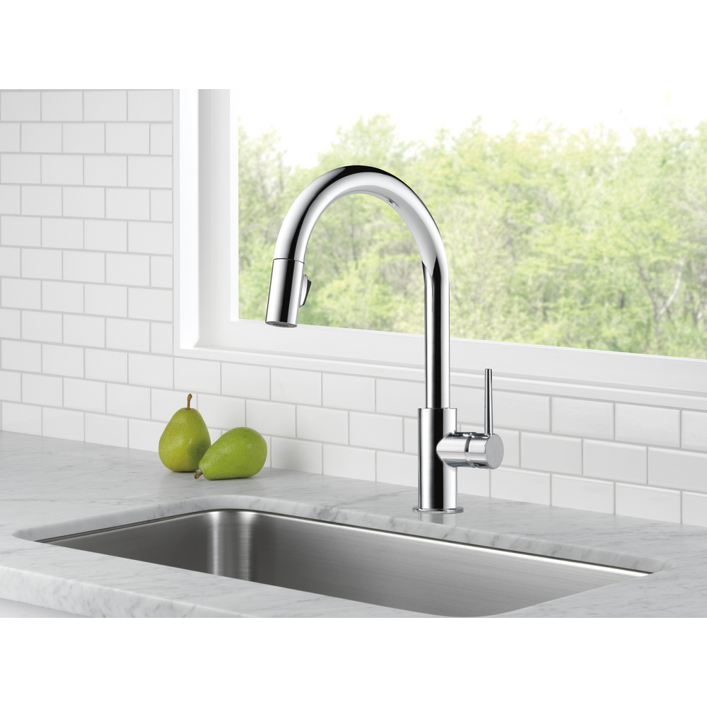 Single Handle Pull-Down Kitchen Faucet 9159-DST-1.5 | Delta Faucet