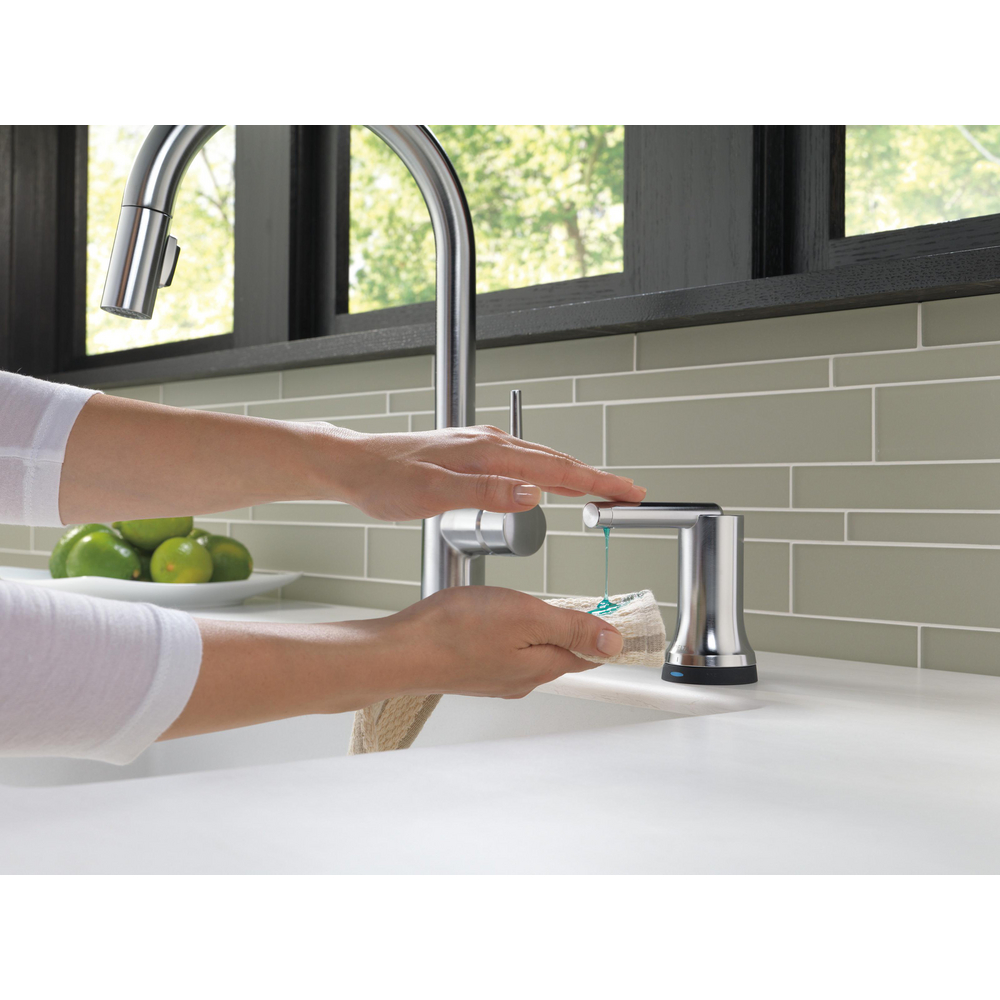 Single Handle Pull Down Kitchen Faucet Featuring Touch2O Technology   9159T AR DST 72065T AR MODEL 01 WEB 