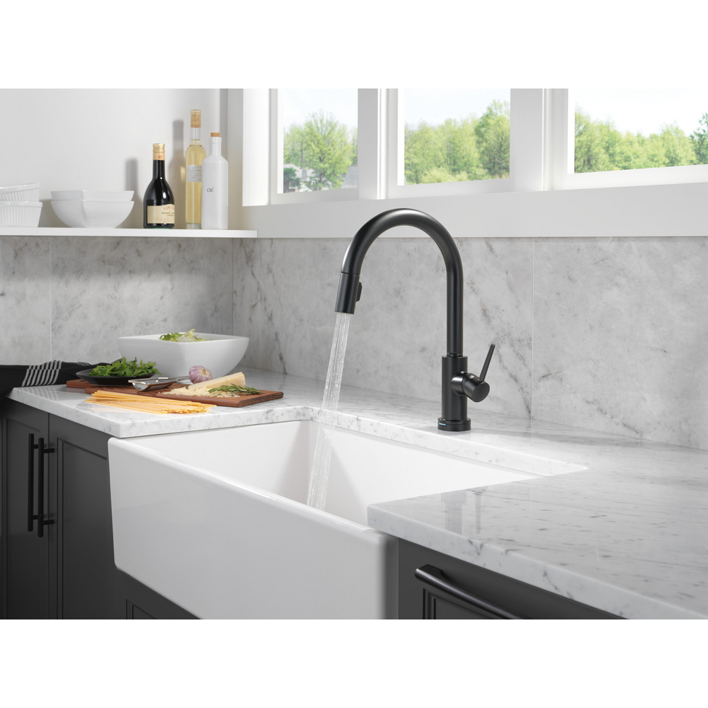 VoiceIQ Kitchen Faucet with Touch2O with Touchless Technology 9159TLV ...