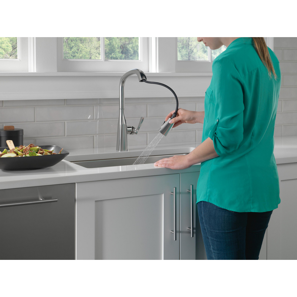 9176-AR-PR-DST_MODEL_WATER_WEB.jpg