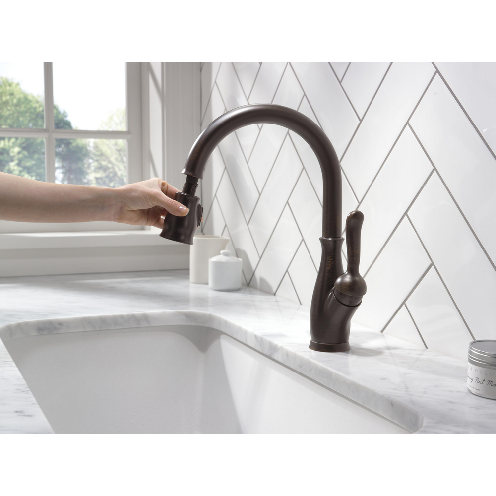 Delta leland on sale kitchen faucet