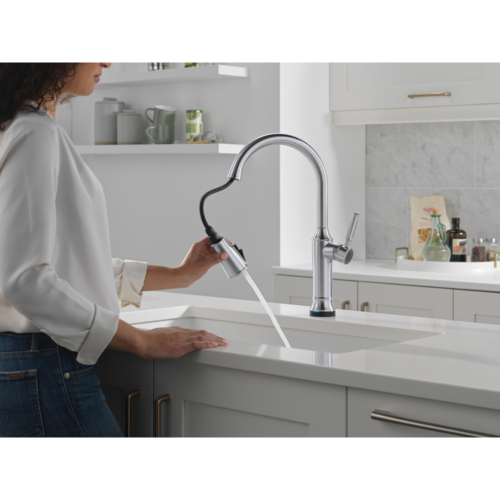 Touch2O Kitchen Faucet with Touchless Technology 9184TL-AR-PR-DST