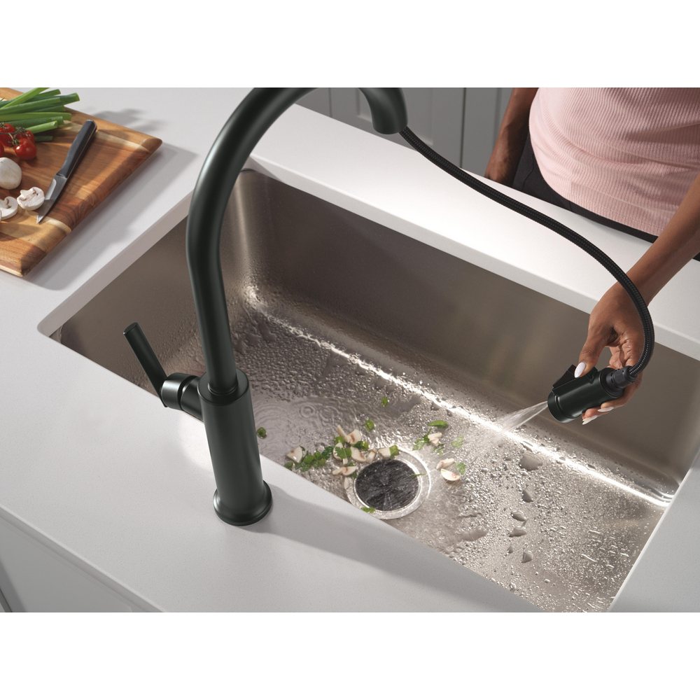Altado Pulldown Kitchen 9186-BL-DST | Delta Faucet