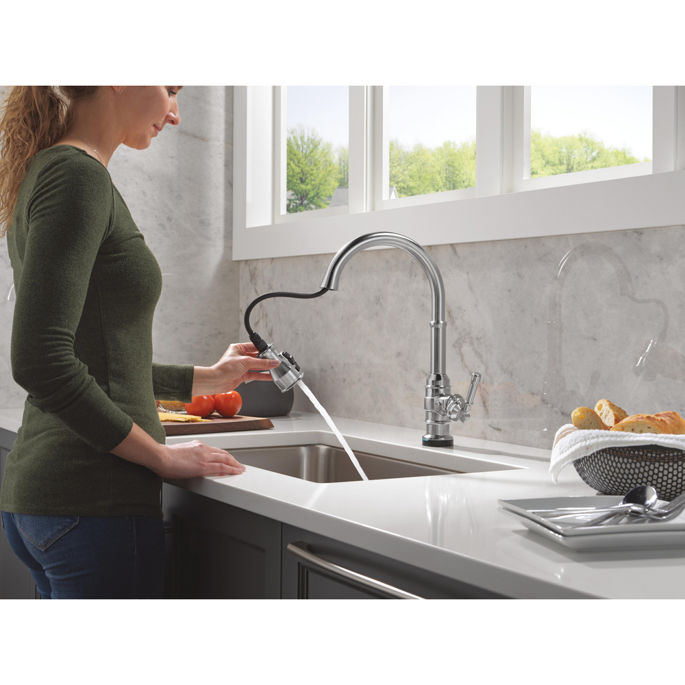 9190TL-AR-DST_MODEL_WATER_01_WEB.jpg