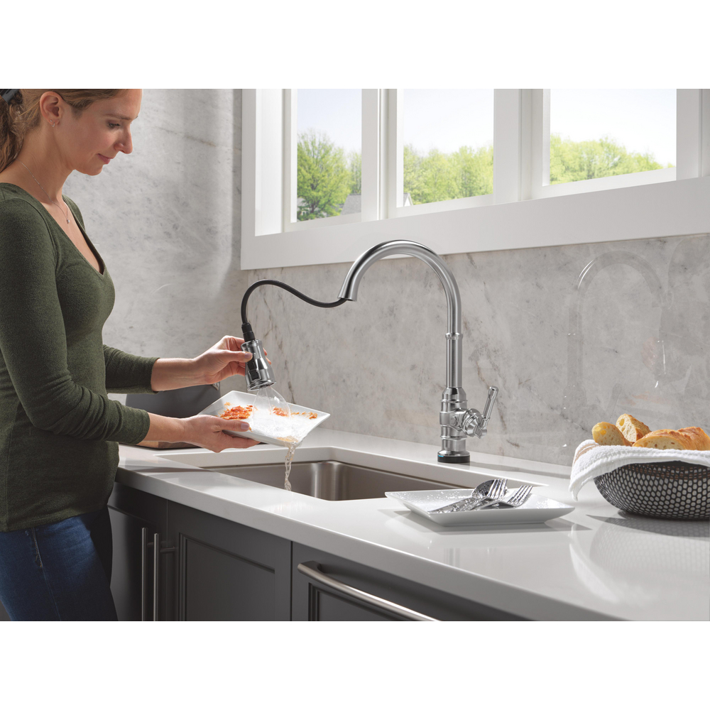 9190TL-AR-DST_MODEL_WATER_04_WEB.jpg