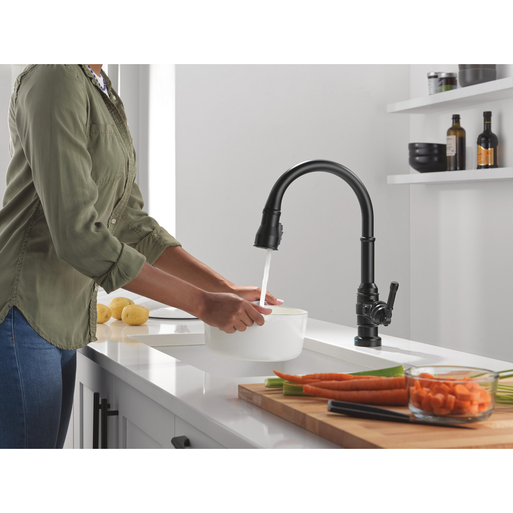 9190TL-BL-DST_MODEL_WATER_04_WEB.jpg