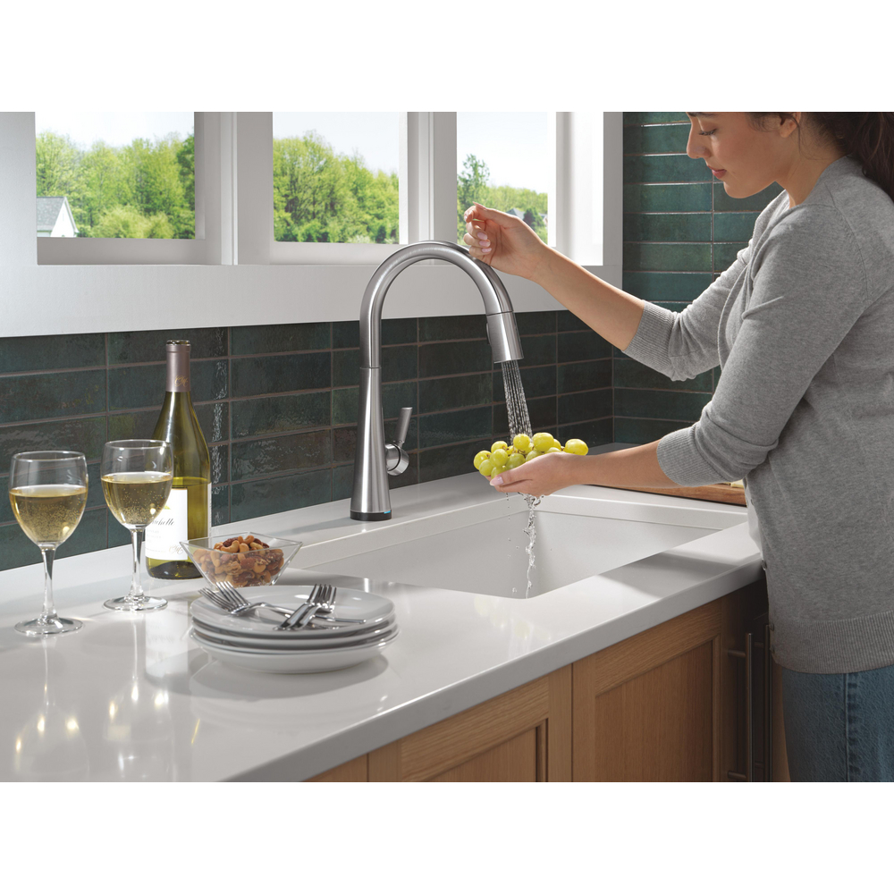 9191TL-AR-PR-DST_MODEL_WATER_02_WEB.jpg