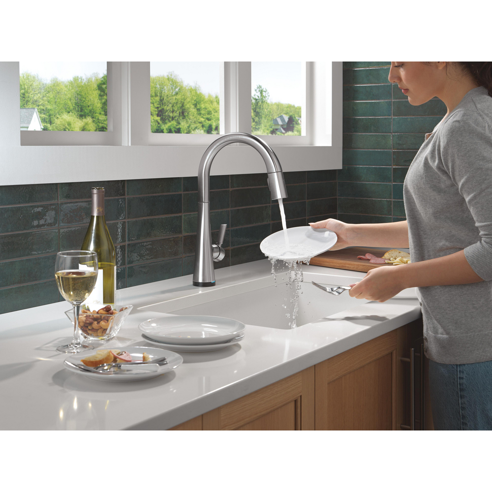 9191TL-AR-PR-DST_MODEL_WATER_04_WEB.jpg