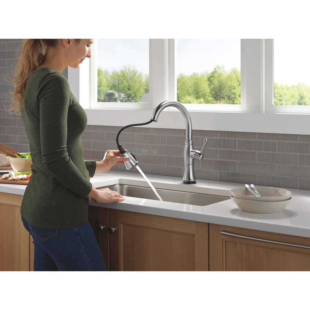 Cassidy Touchless Kitchen Pulldown AR 9197TL-AR-PR-DST | Delta Faucet