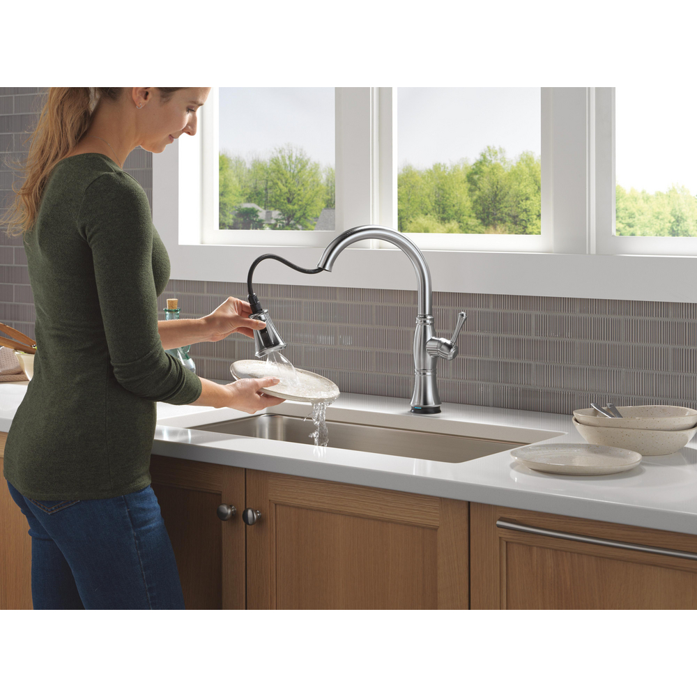 Cassidy Touchless Kitchen Pulldown AR 9197TL-AR-PR-DST | Delta Faucet