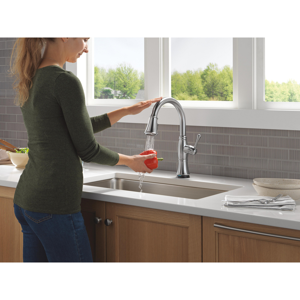 9197TL-AR-PR-DST_MODEL_WATER_03_WEB.jpg