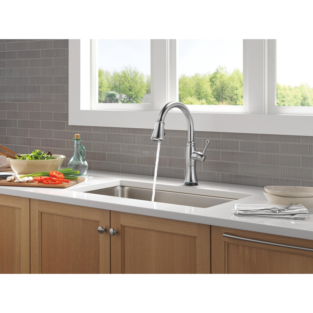 Cassidy Touchless Kitchen Pulldown AR 9197TL-AR-PR-DST | Delta Faucet