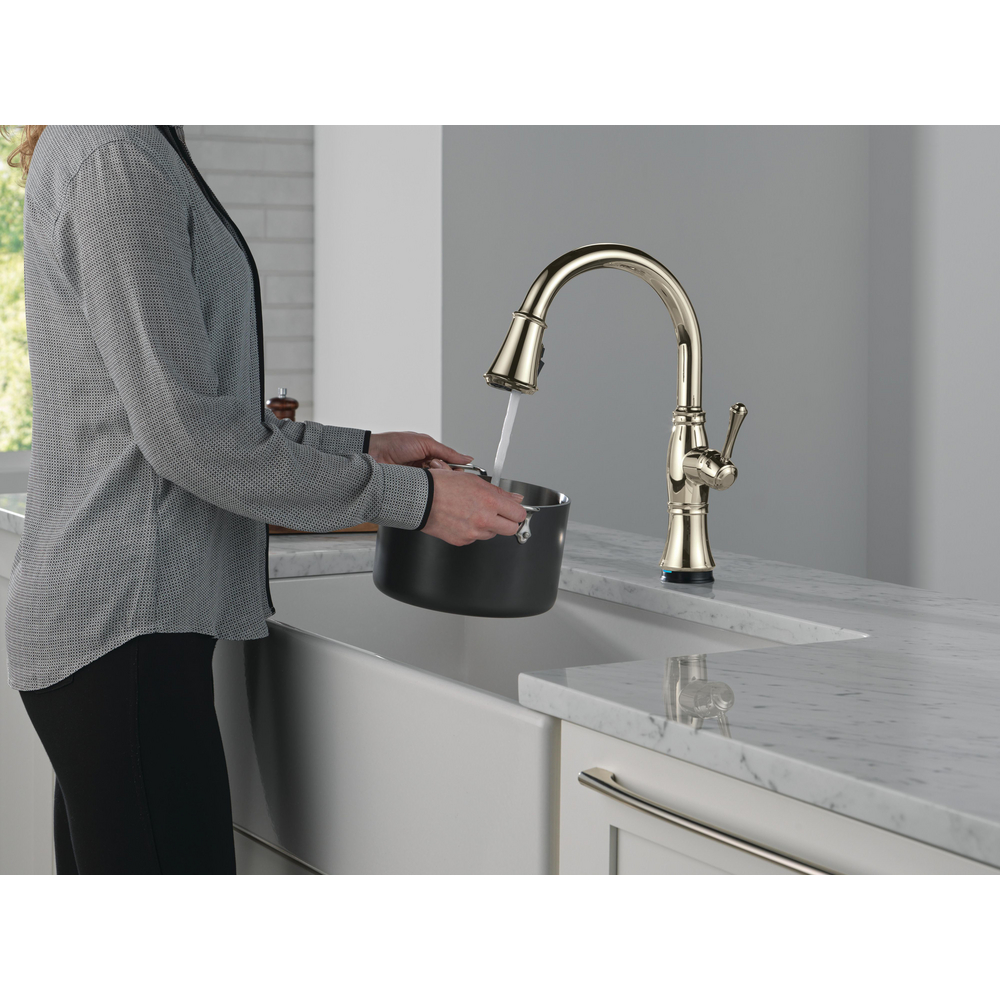 9197TL-PN-PR-DST_MODEL_WATER_01_WEB.jpg
