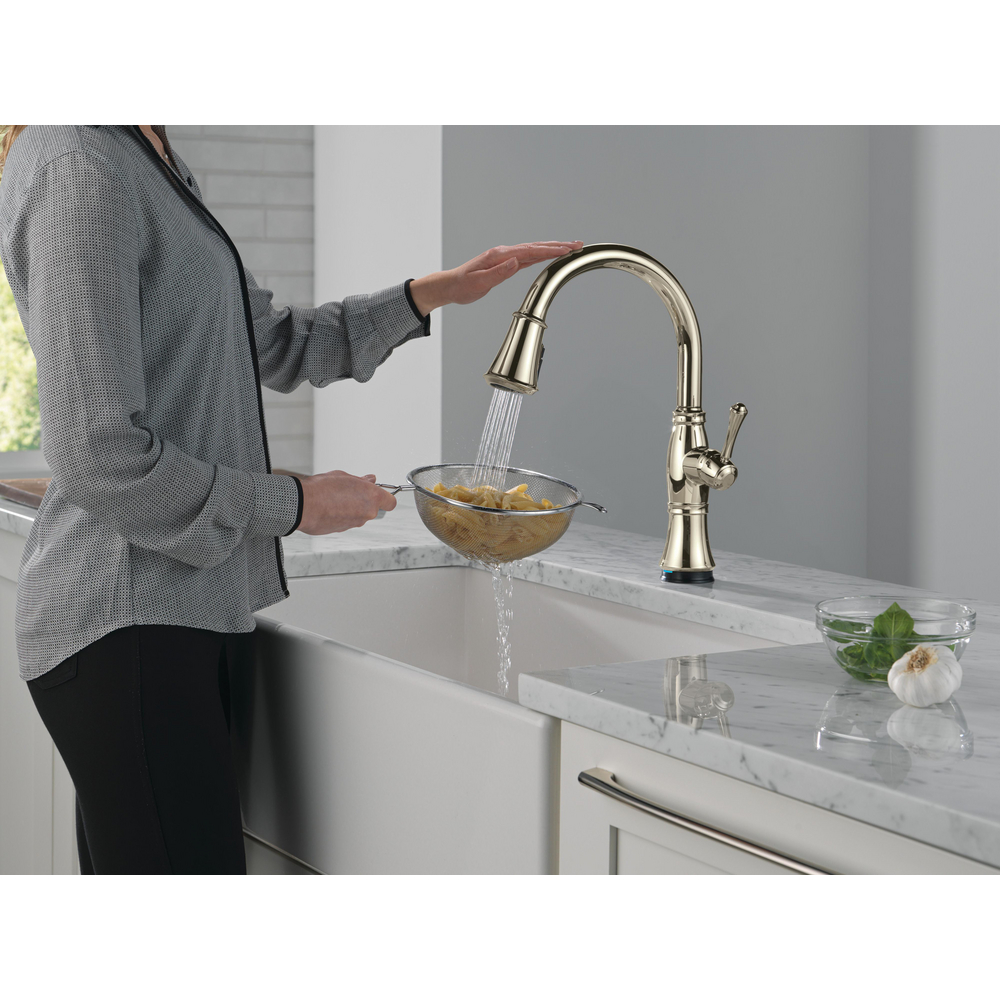 9197TL-PN-PR-DST_MODEL_WATER_03_WEB.jpg