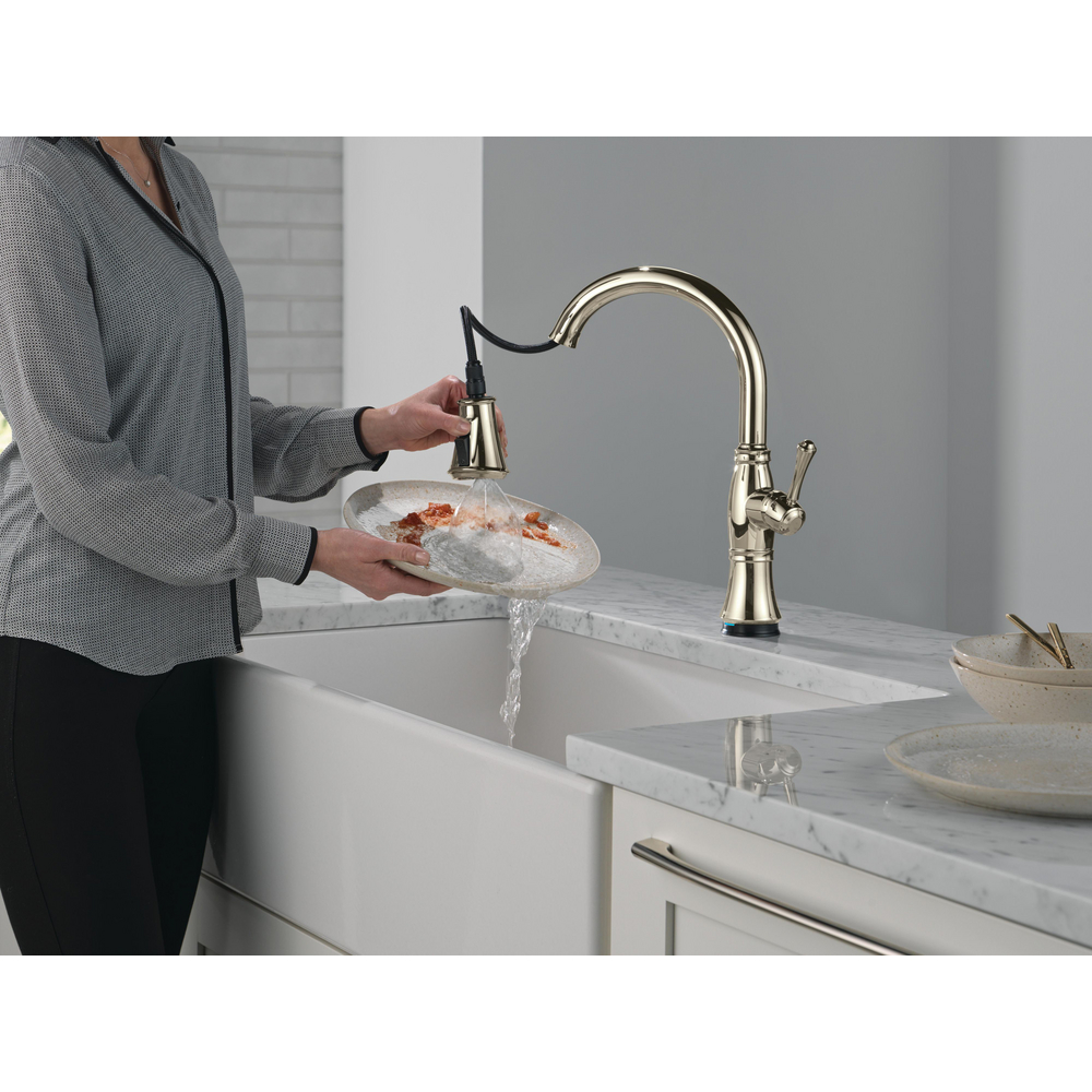 9197TL-PN-PR-DST_MODEL_WATER_05_WEB.jpg