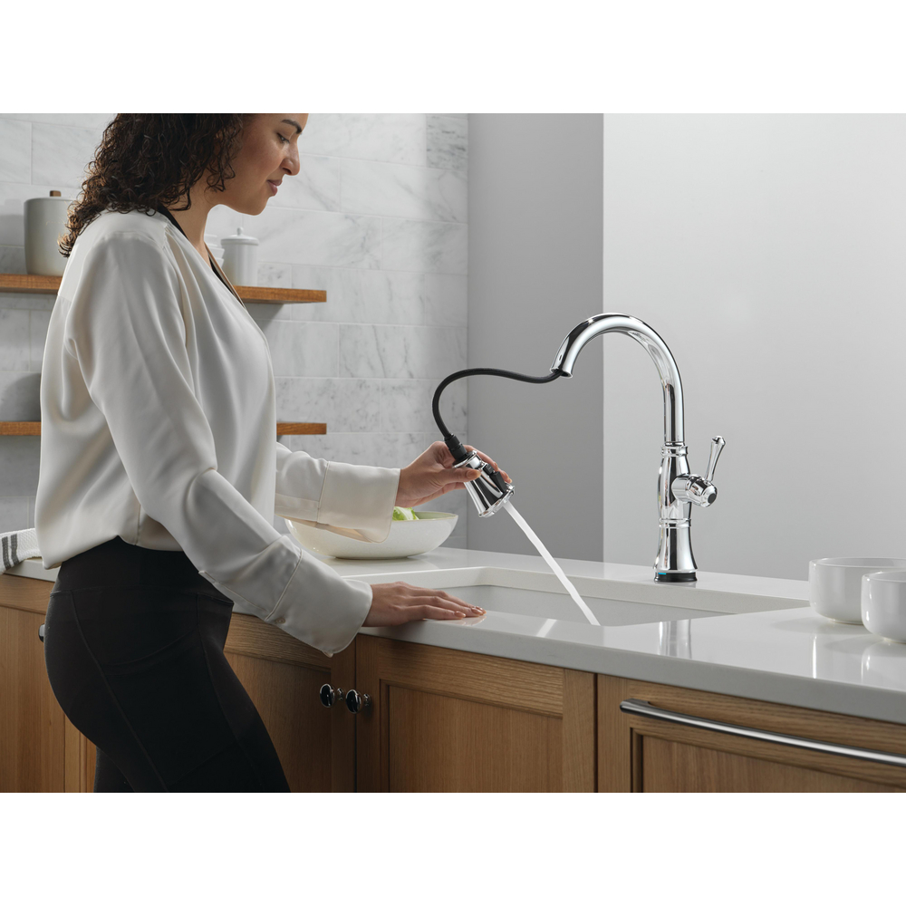 9197TL-PR-DST_MODEL_WATER_01_WEB.jpg