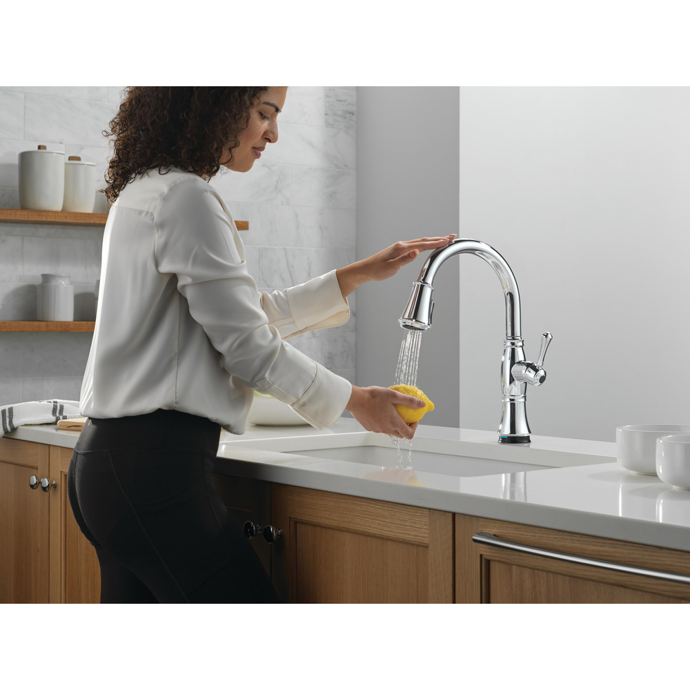 9197TL-PR-DST_MODEL_WATER_02_WEB.jpg
