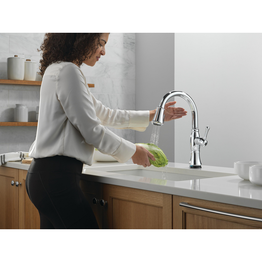 9197TL-PR-DST_MODEL_WATER_03_WEB.jpg