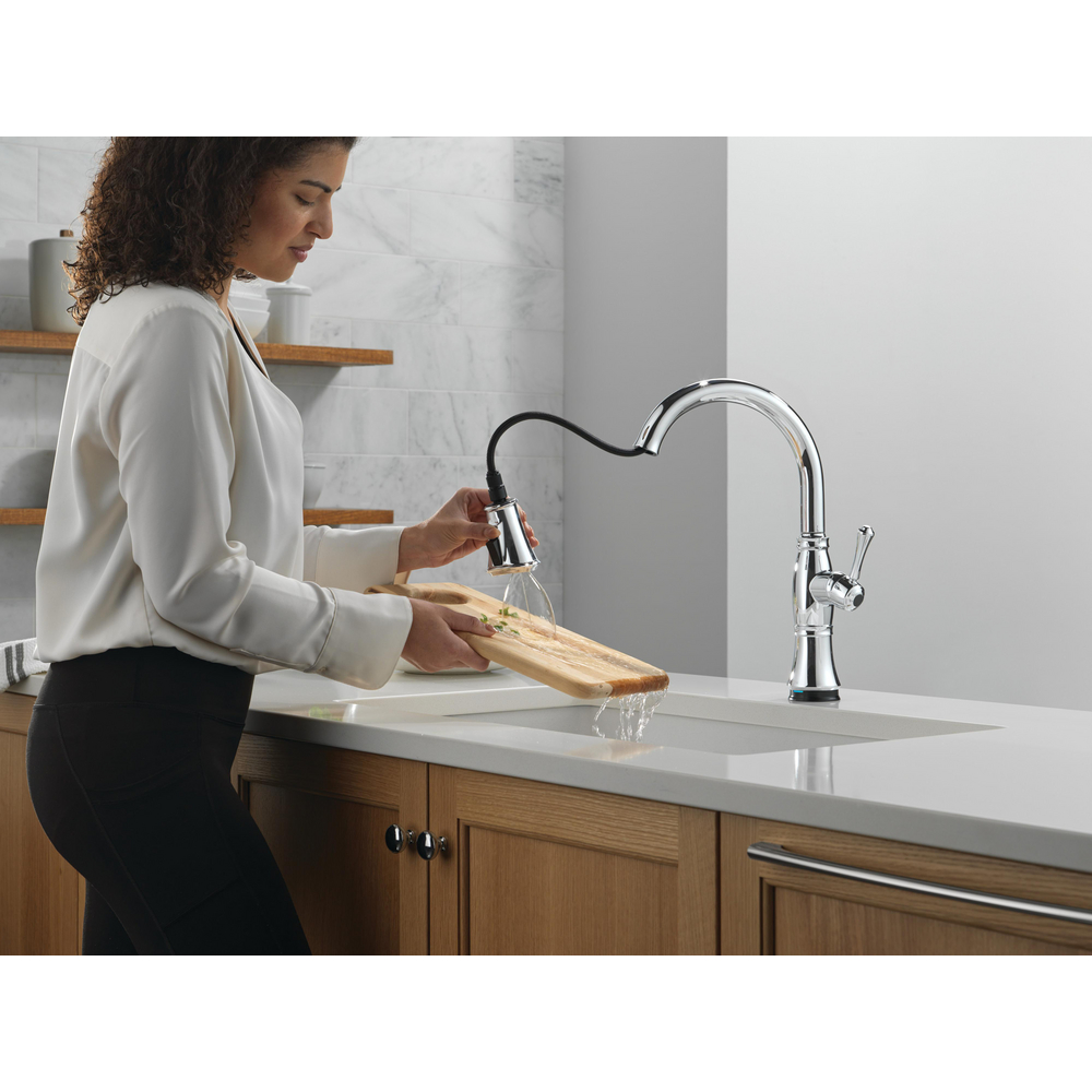 9197TL-PR-DST_MODEL_WATER_05_WEB.jpg