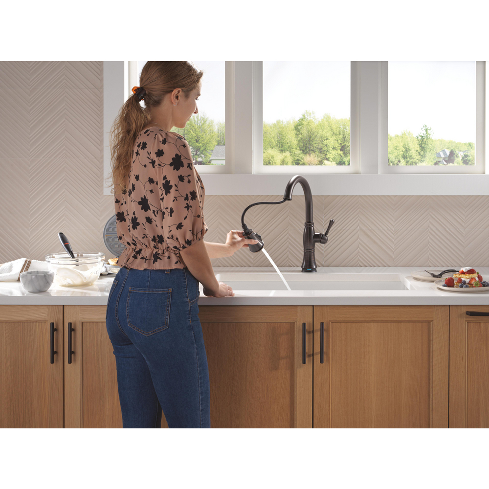 9197TL-RB-DST_MODEL_WATER_01_WEB.jpg
