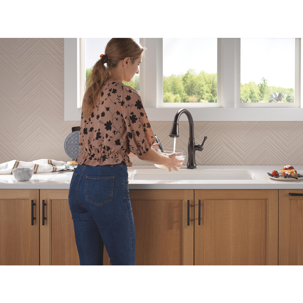 9197TL-RB-DST_MODEL_WATER_02_WEB.jpg