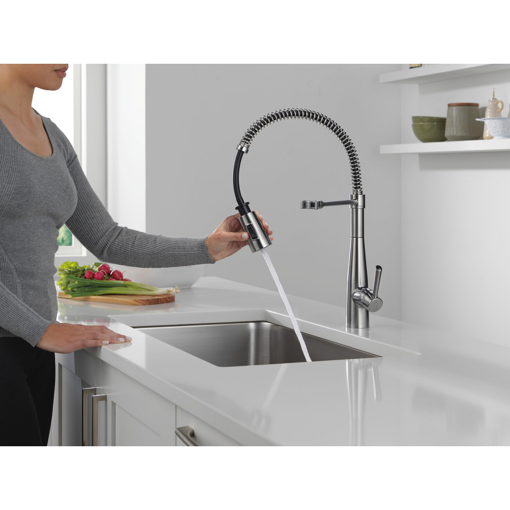 9613-AR-DST_MODEL_WATER_WEB.jpg
