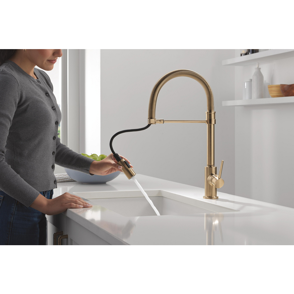 9659-CZ-DST_MODEL_WATER_02_WEB.jpg