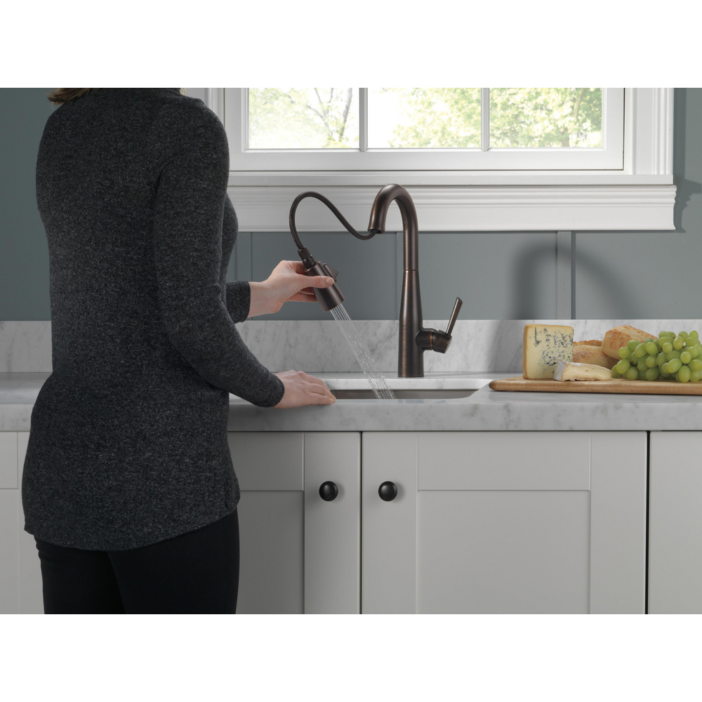 9913-RB-DST_MODEL_WATER_WEB.jpg
